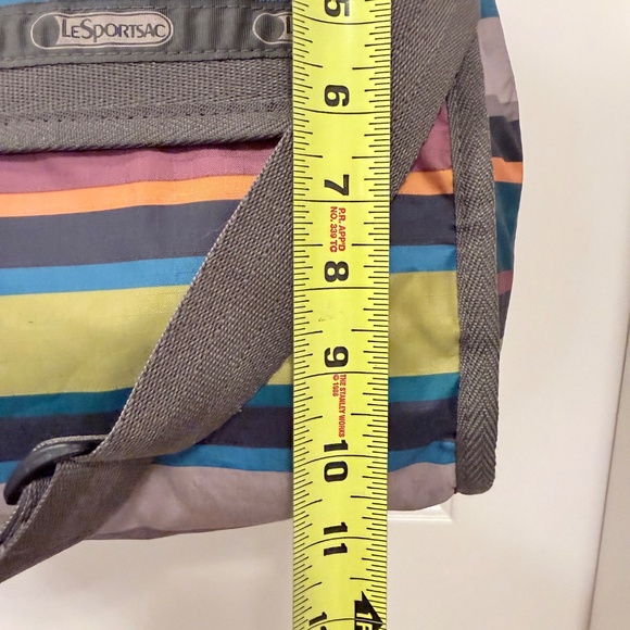 LeSportsac Medium Duffel/Weekender Tote - Picture 7 of 7